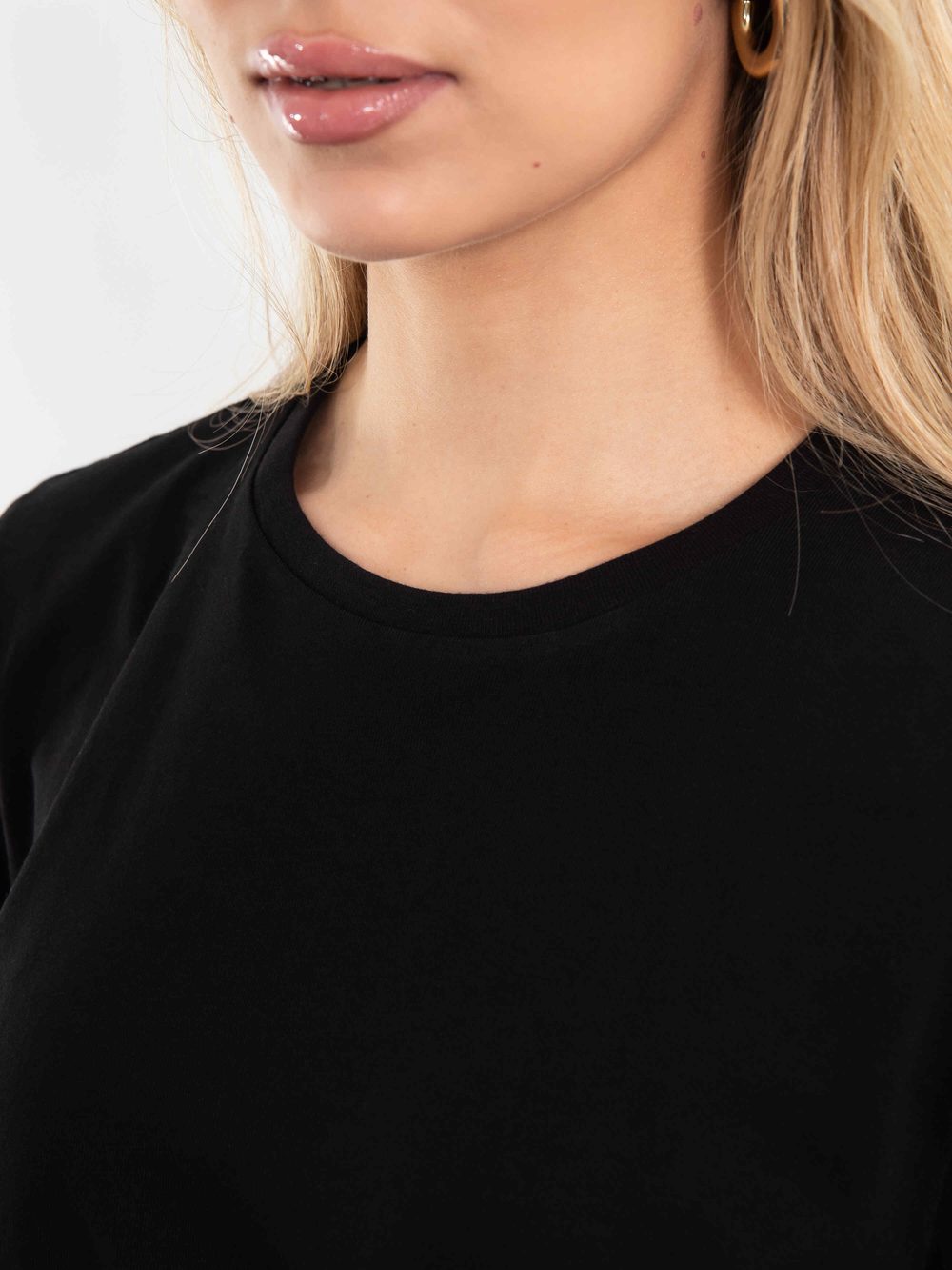 Футболка женская Kosmos (черная)