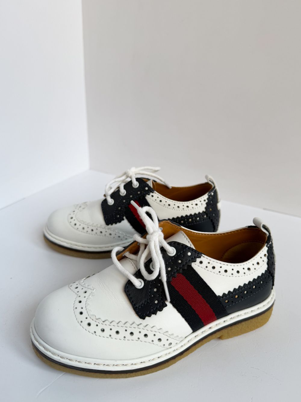 Кожаные туфли Gucci, 24