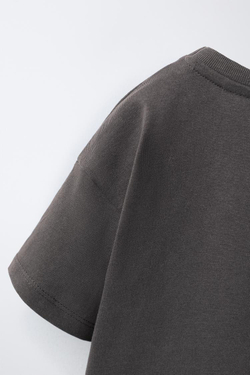 ZARA ФУТБОЛКА С ВОЛНИСТЫМ СЕРДЦЕМ, АНТРАЦИТОВО-СЕРЫЙ