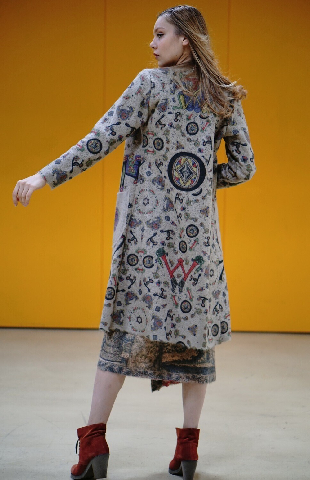 Кардиган "Буквицы", по мотивам средневековой Келлской книги