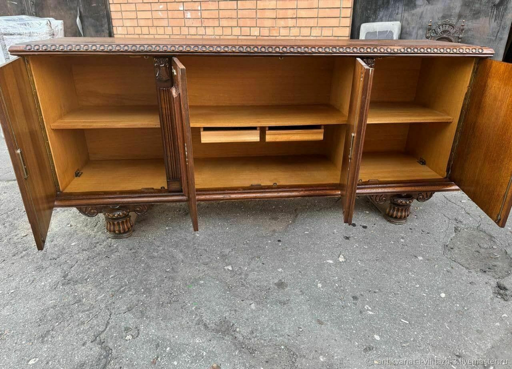 Старинный большой комод дрессуар