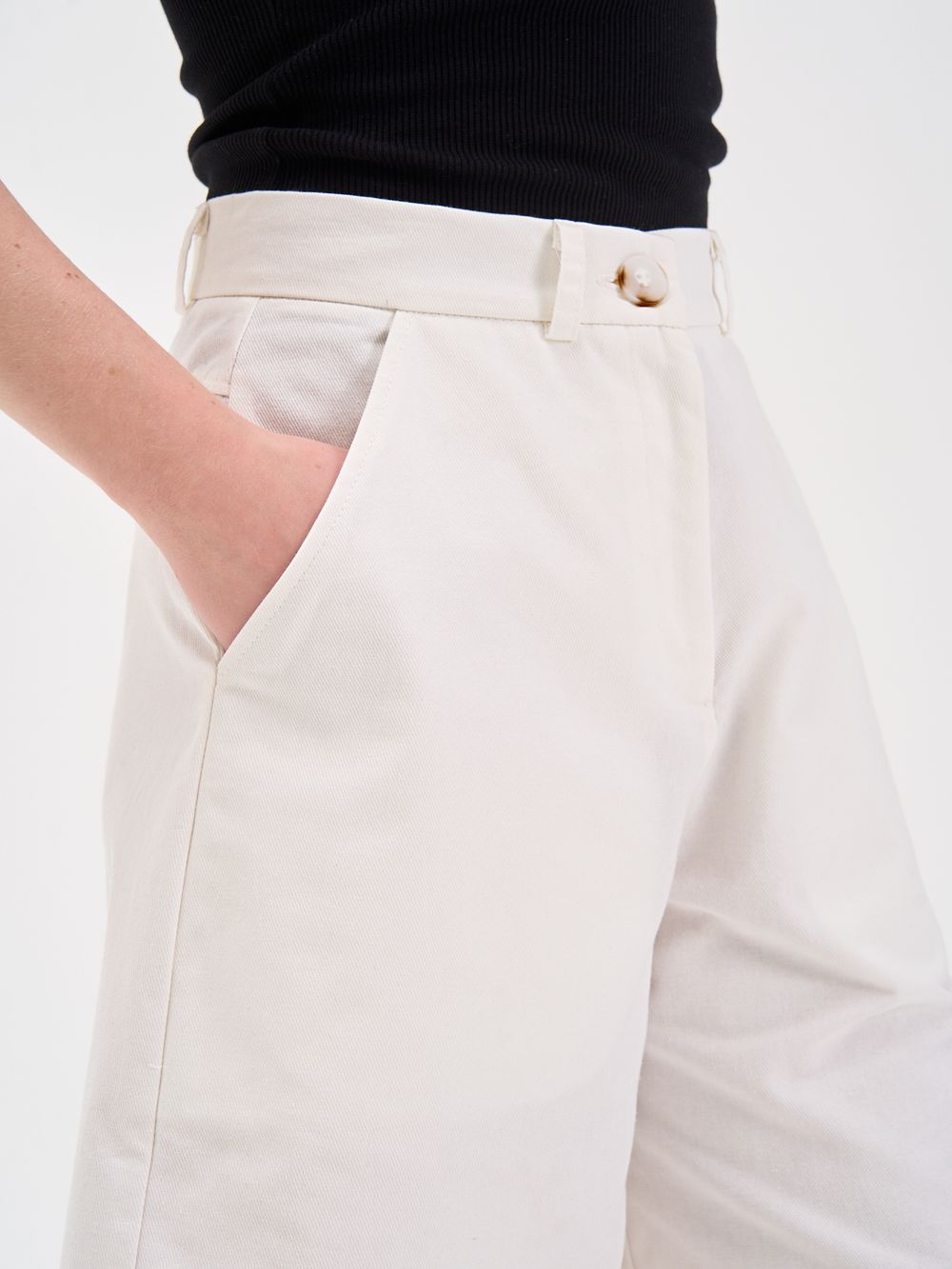 Шорты бермуды "Белые" женские