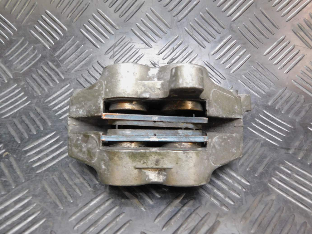 Суппорт тормозной передний Yamaha Road Star XV1600.