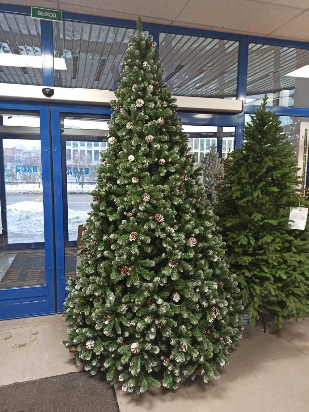 Заснеженная елка с шишками «Снежная королева» (пвх) 150 см / 1.5 м