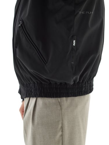 Утепленный черный бомбер на молнии