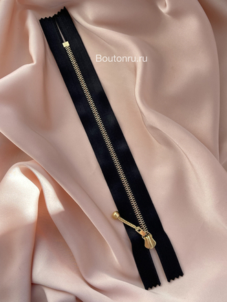 Молния Черная С Золотом На Атласе RIRI