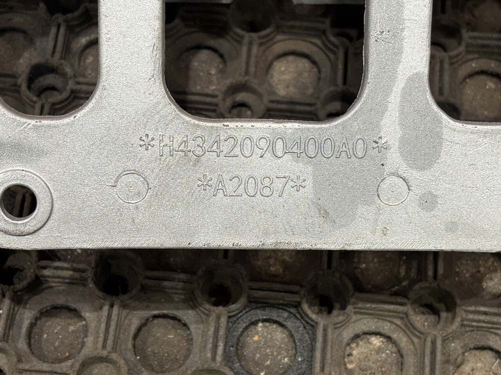 Кронштейн рулевой колонки 2024г