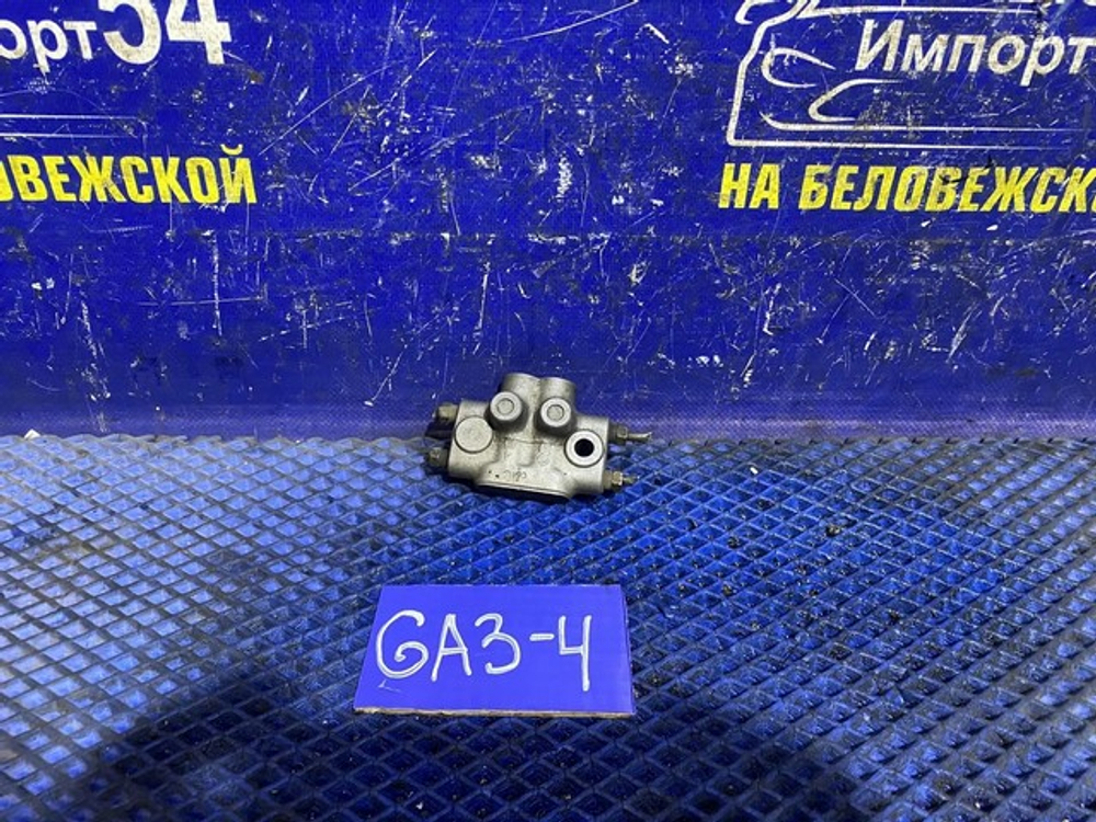 Распределитель тормозной Honda LOGO 1997