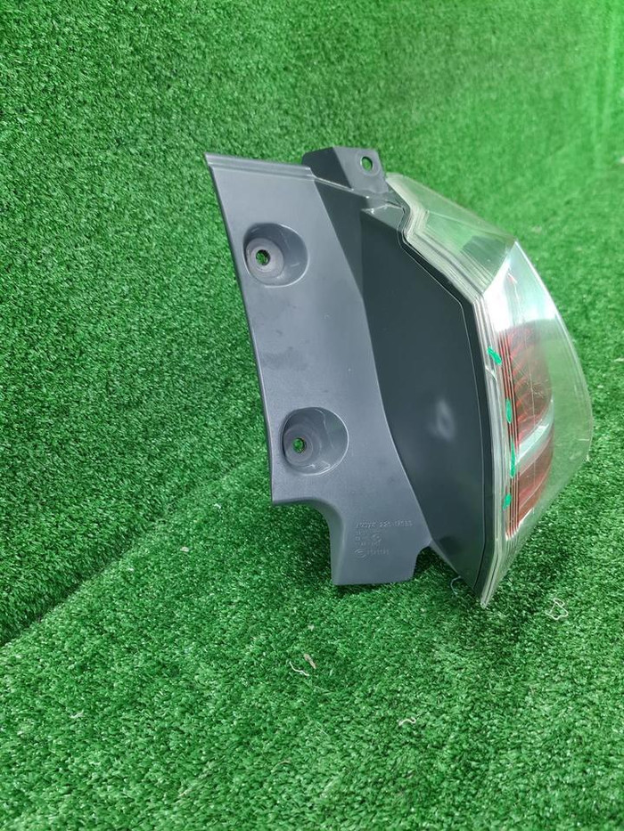 Фонарь правый внешний Nissan X-Trail T32 (2013-2019)