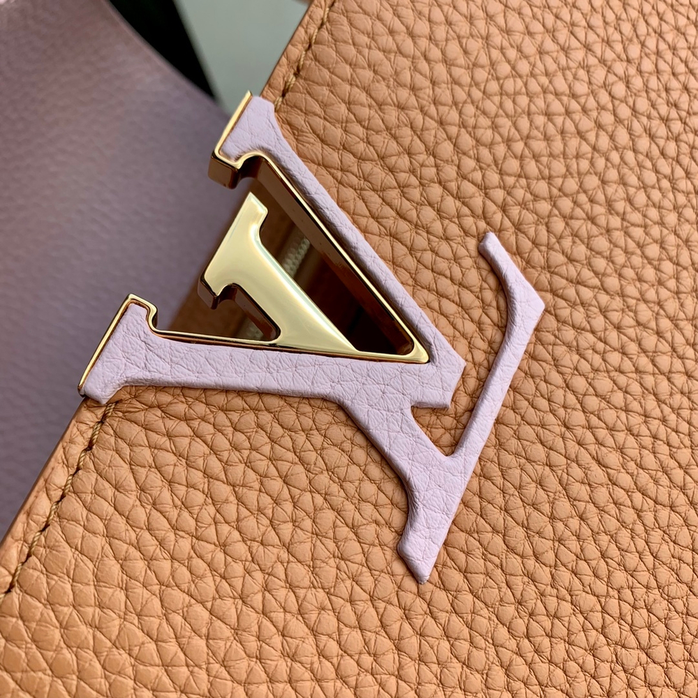 Louis Vuitton Capucines Mini