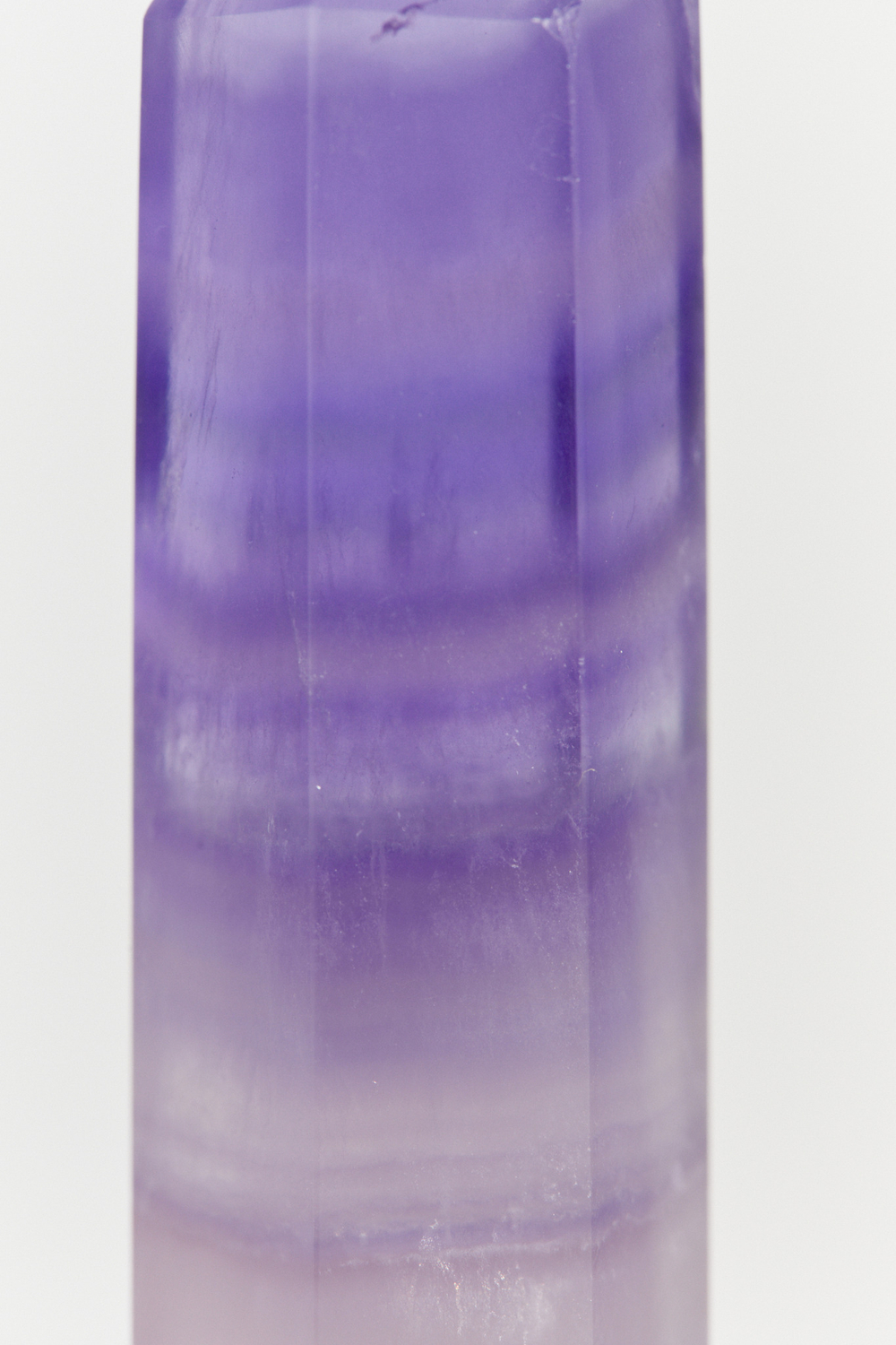 Флюорит лавандовый призма M