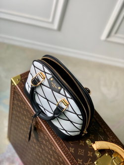 Louis Vuitton Alma BB
