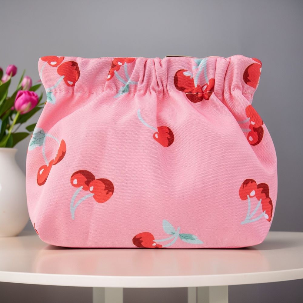 Косметичка на магнитной застежке