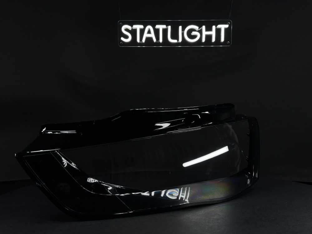 Левое стекло фары AUDI A4 B8 2011-2015