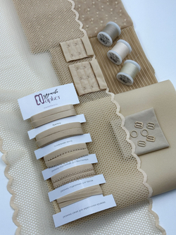 Эластичное кружево бежевое по Лауме крупная ячейка ширина 21 см