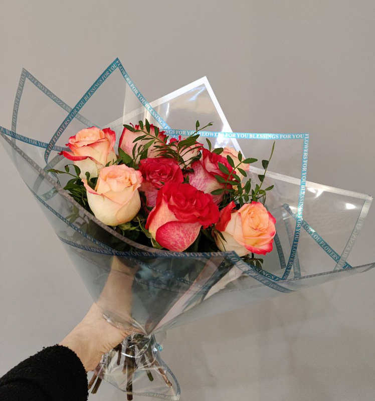 Букет из роз "Яркий микс"