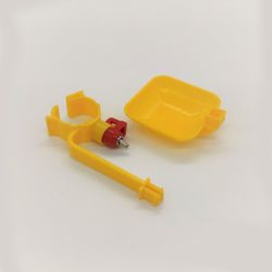 Ниппельная поилка со съемным каплеуловителем