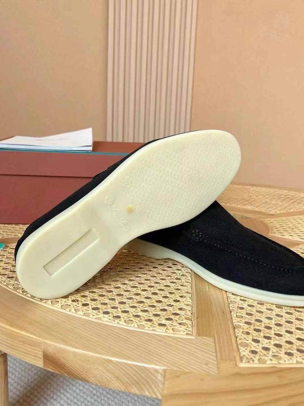 Лоферы Loro Piana Summer Walk с мехом
