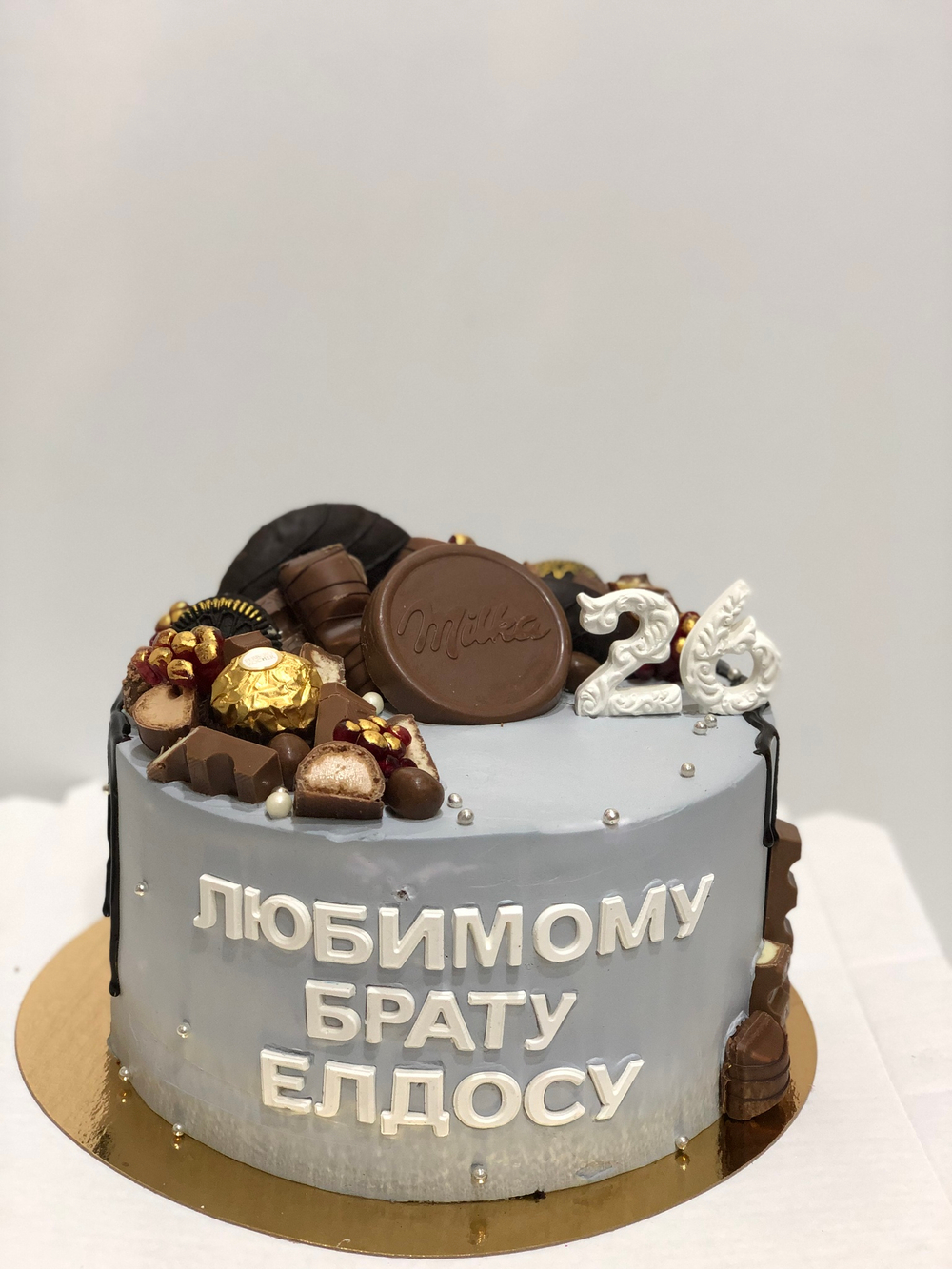 Торт на день рождение брату, папе, мужчине в сером цвете