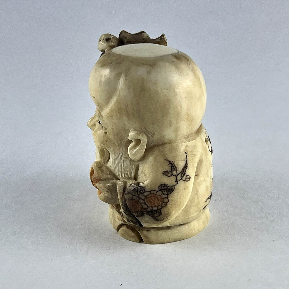 Статуэтка нэцкэ Шоусин с посохом