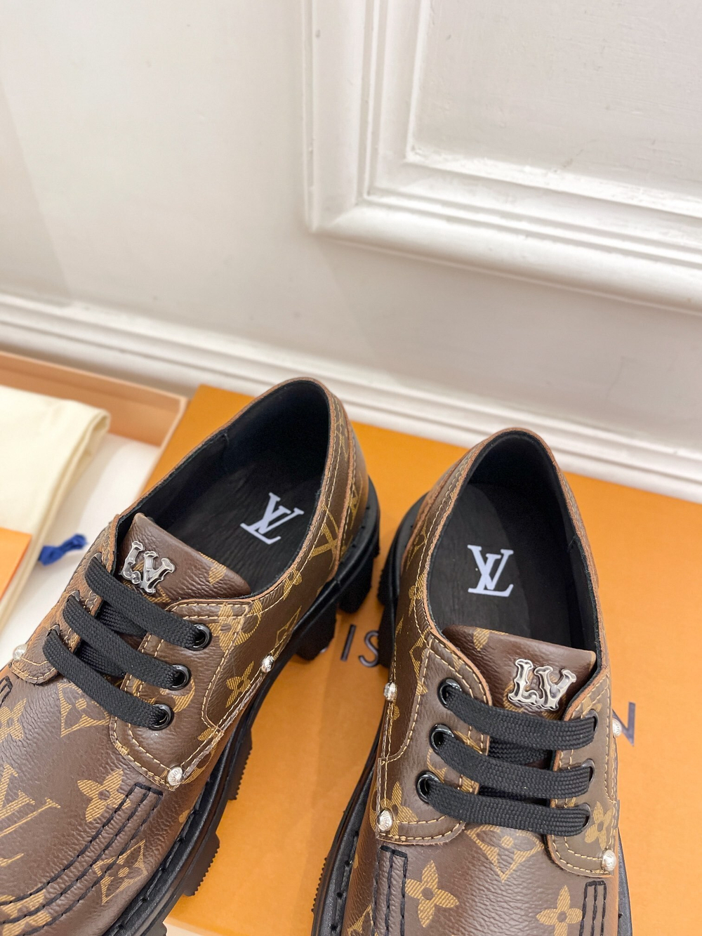 Louis Vuitton Checker Derby