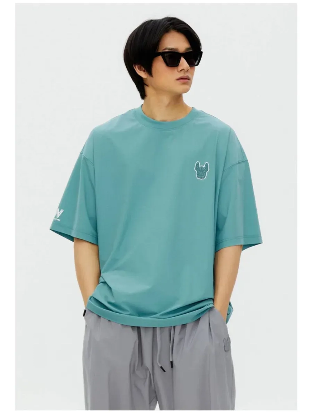 Футболка с эмблемой ladok