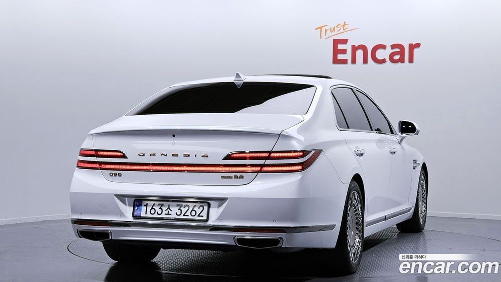 Genesis G90 3.8 AWD (08.2019)