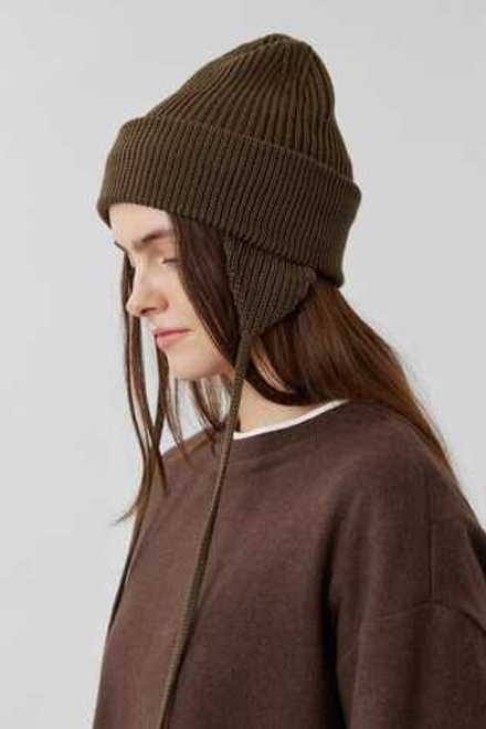 Шапка из мериноса с ушками цвета хаки