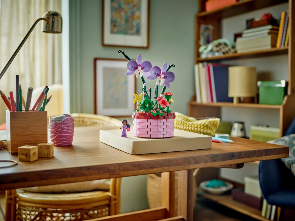 Конструктор LEGO Disney 43237 Цветочный горшок Изабеллы