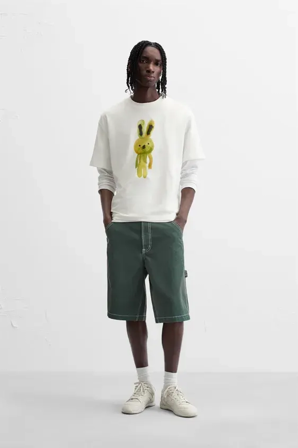 ZARA ФУТБОЛКА С КОНТРАСТНЫМ ПРИНТОМ, ЖЕЛТОВАТО-БЕЛЫЙ