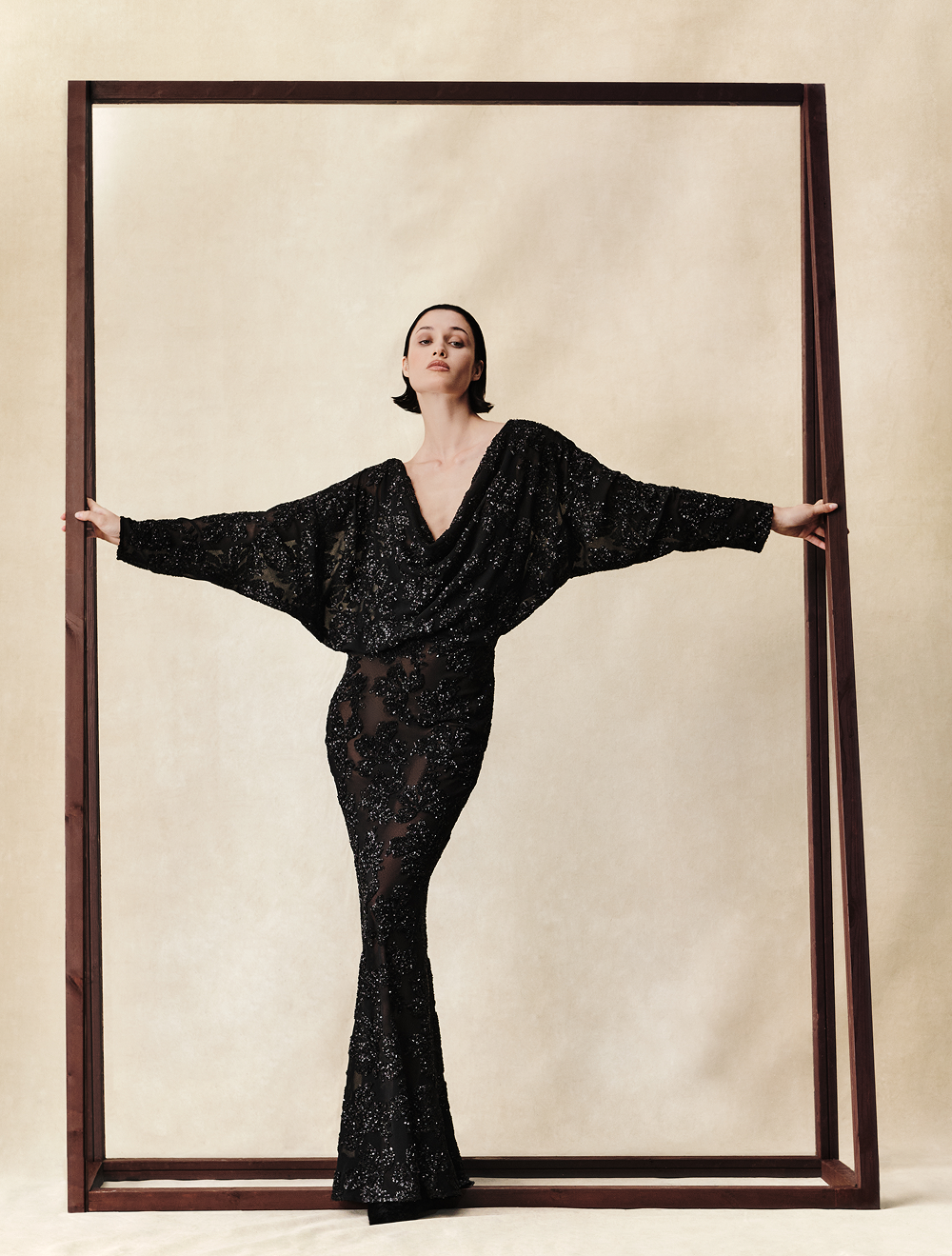 Платье макси из шифона с пайетками и рукавами «летучая мышь»