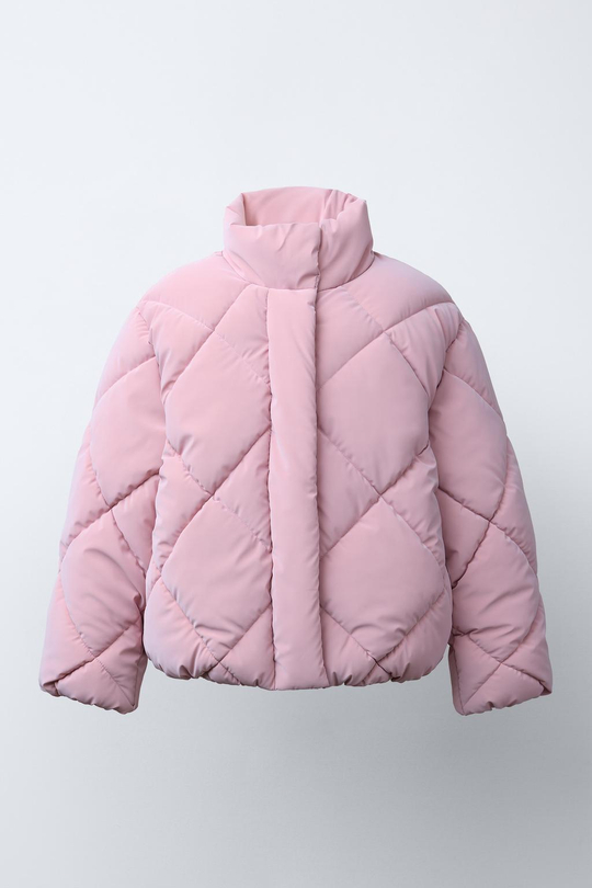 ZARA СТЕГАНАЯ КУРТКА ИЗ ПРОРЕЗИНЕННОЙ ТКАНИ, ЦВЕТ РОЗОВОГО МЕЛА