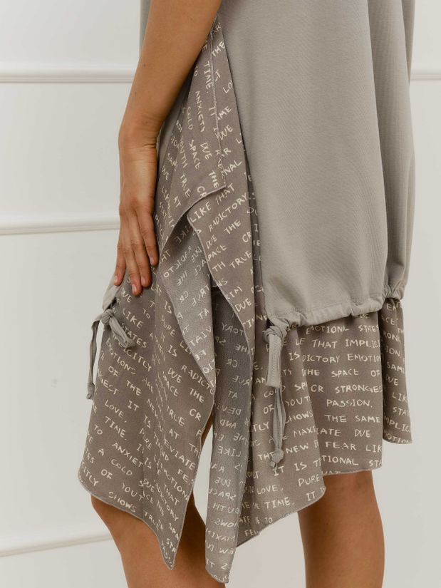 Платье с воланами буквы, серый