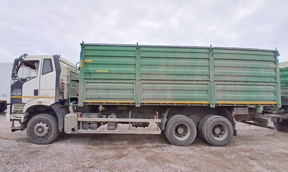 Автомастер 5589* на шасси FAW CA 3250 6x4 Зерновоз 558983-41 (Дизельный, 11,1 л, 420 л.с., МТ)
