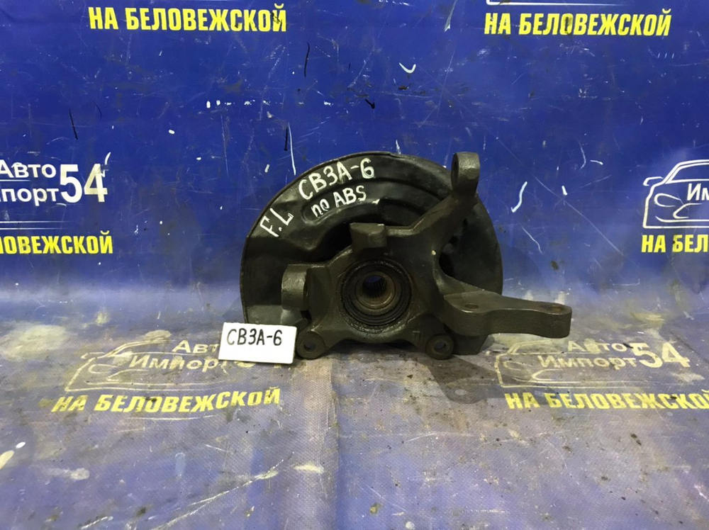 Ступица передняя левая MITSUBISHI LANCER 1993