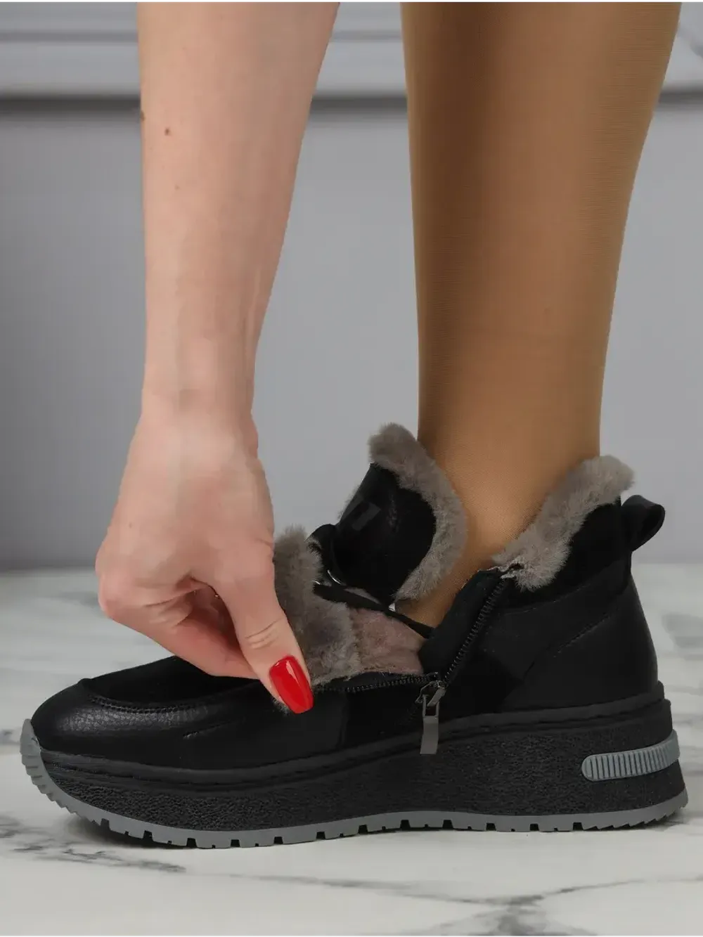 Кроссовки зимние