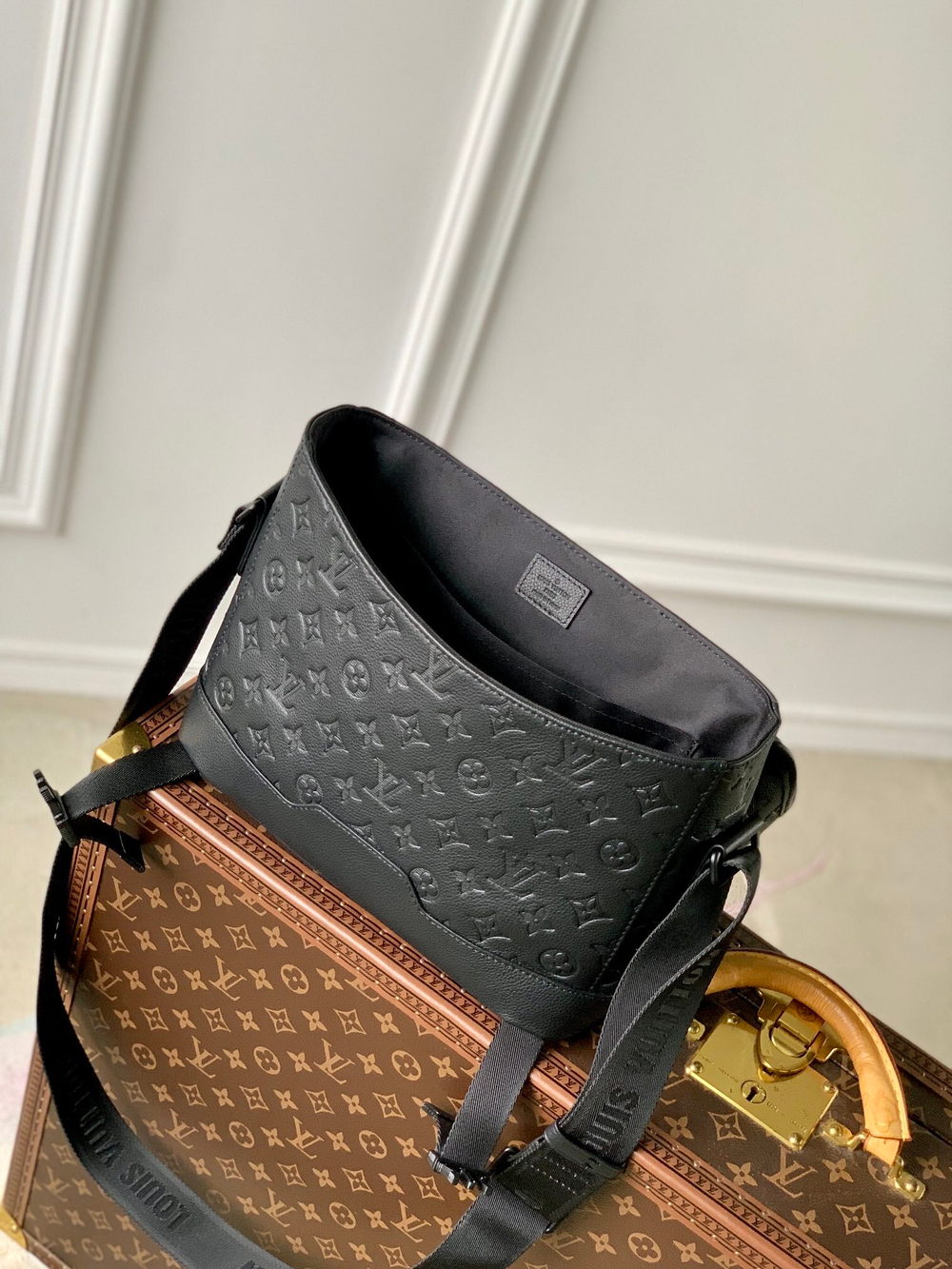 Louis Vuitton Messenger Voyager PM
