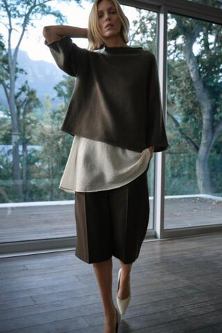 ZARA СВИТЕР ИЗ ШЕРСТИ С АТЛАСНЫМИ ДЕТАЛЯМИ, УГОЛЬНЫЙ