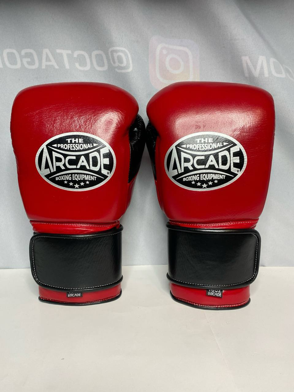 Боксерские перчатки Arcade Red/Black
