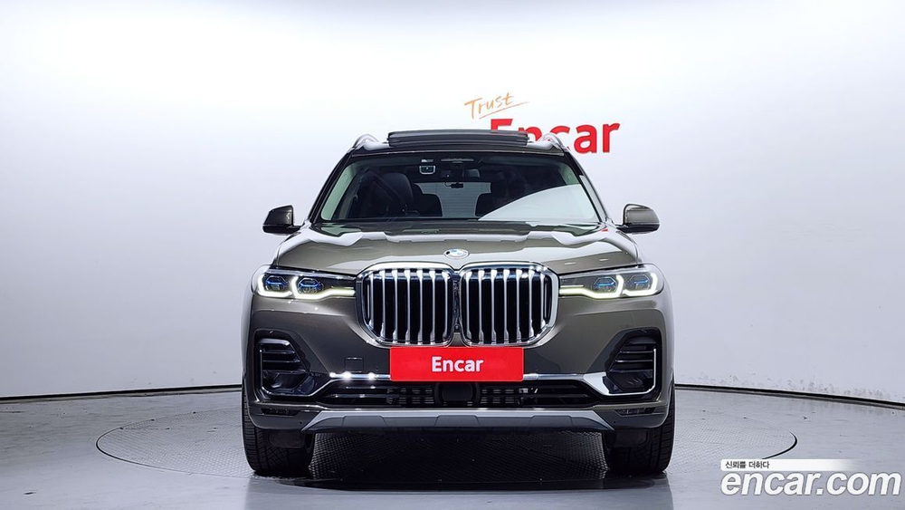 BMW X7 (G07) xDrive 40i Design Pure Excellence 6-и местный (07.2021)