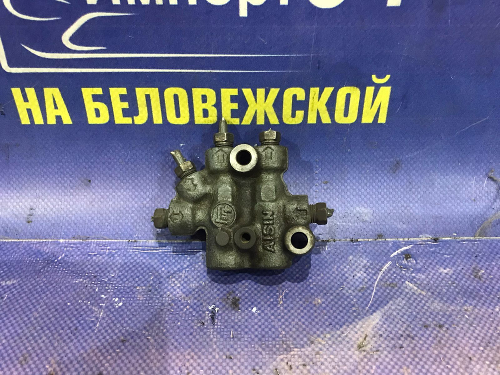 Распределитель тормозной TOYOTA CERES 1993