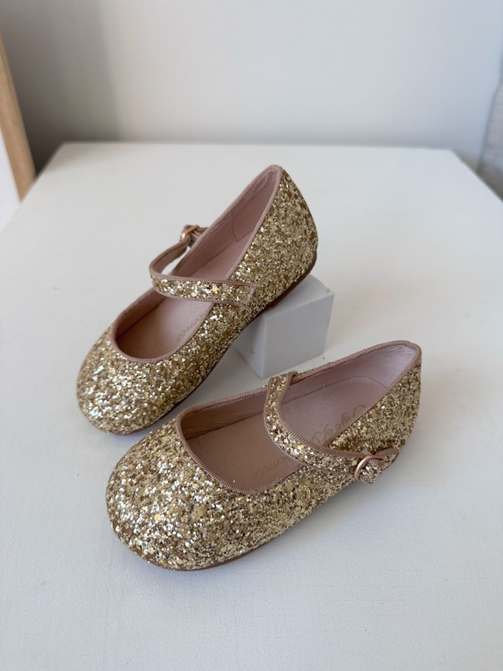 Новые туфли Age of Innocence, 25,5