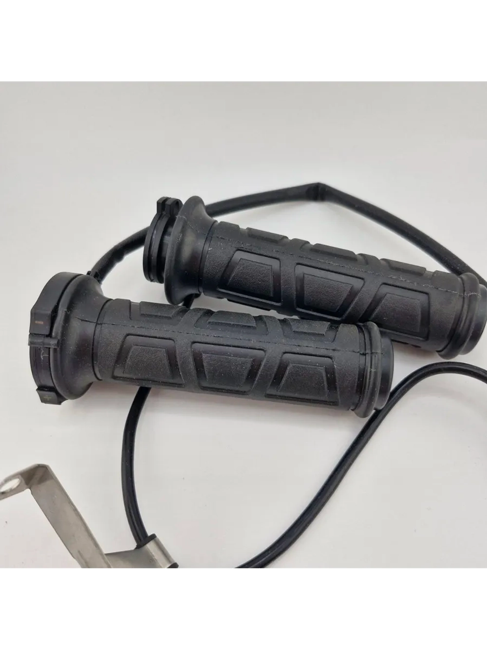 - - Ручки руля с подогревом для мотоцикла