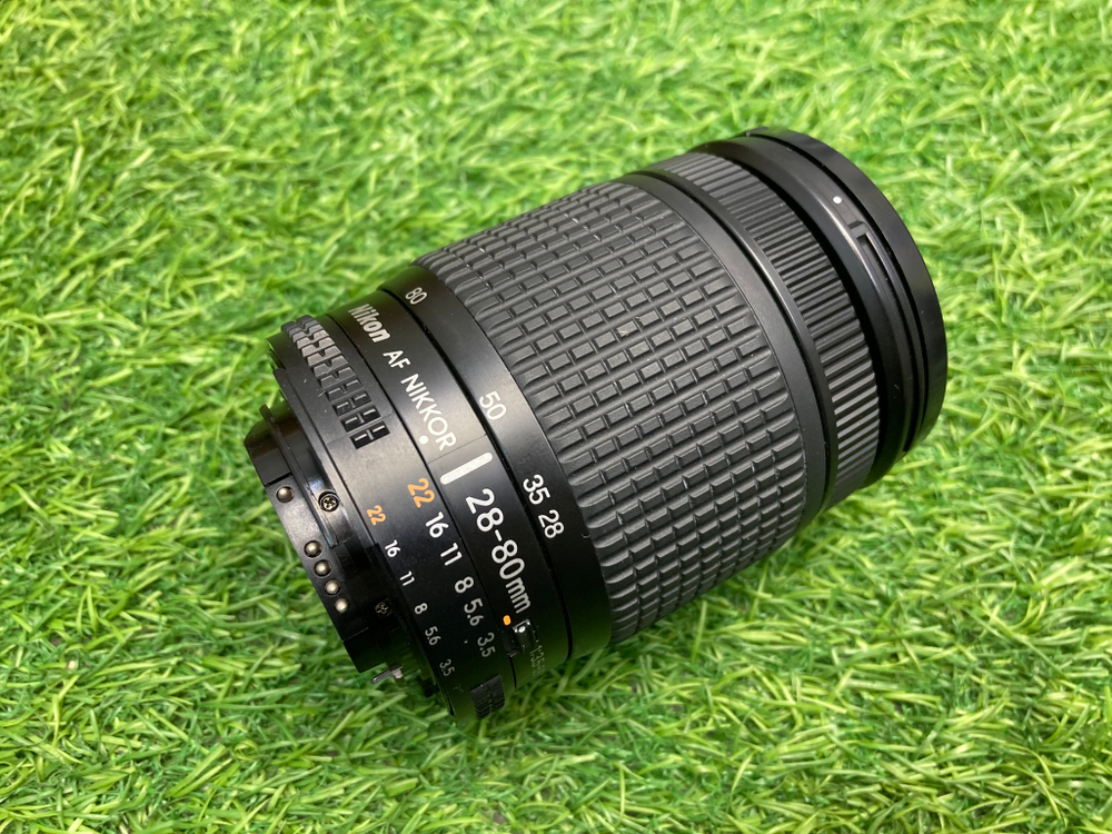 Nikon F80 Silver + Nikkor 28-80mm 3.5-5.6D