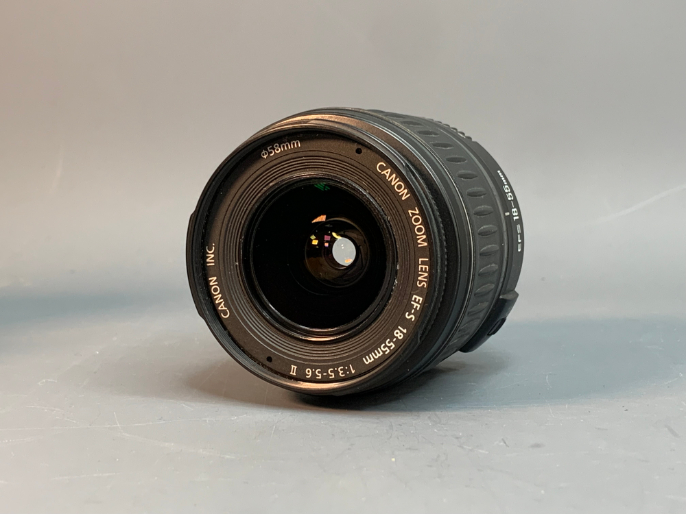 Canon EOS 600D kit 18-55mm ll 7.278 Кадров