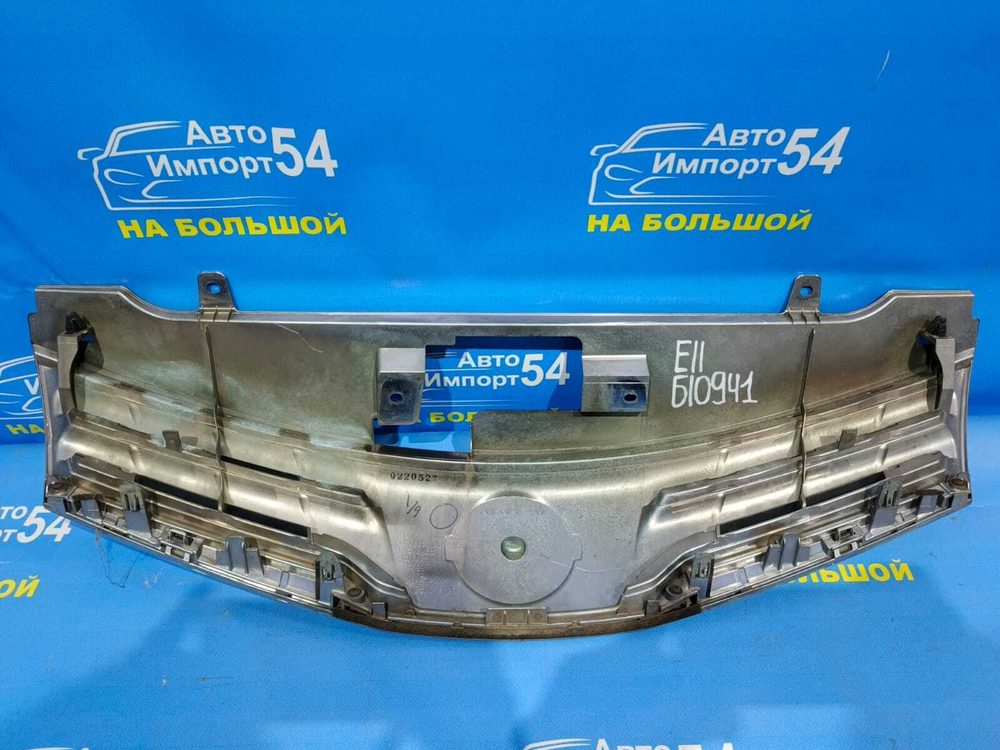 Решетка радиатора NISSAN NOTE 2008-2012