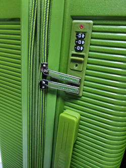 Чемодан Средний (М) полипропилен "Mironpan" съёмные колёса