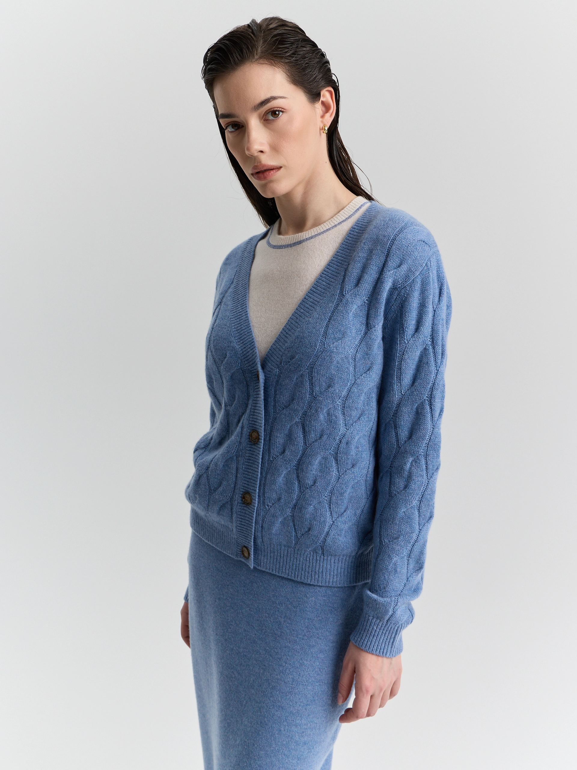 Кашемировый кардиган с косами