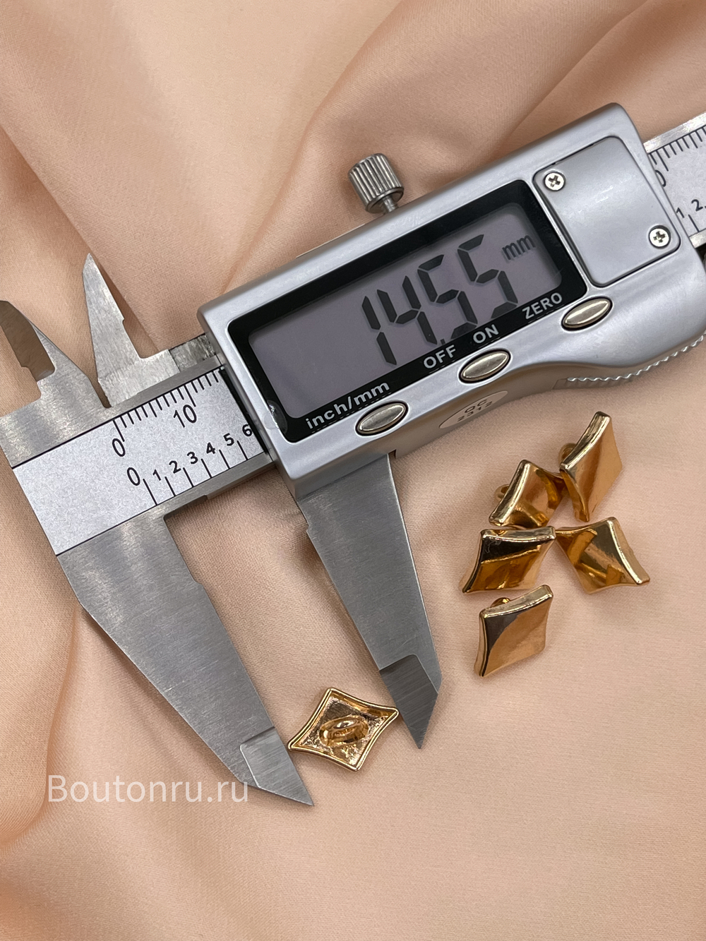 Пуговицы золотистые масти карт - бубны