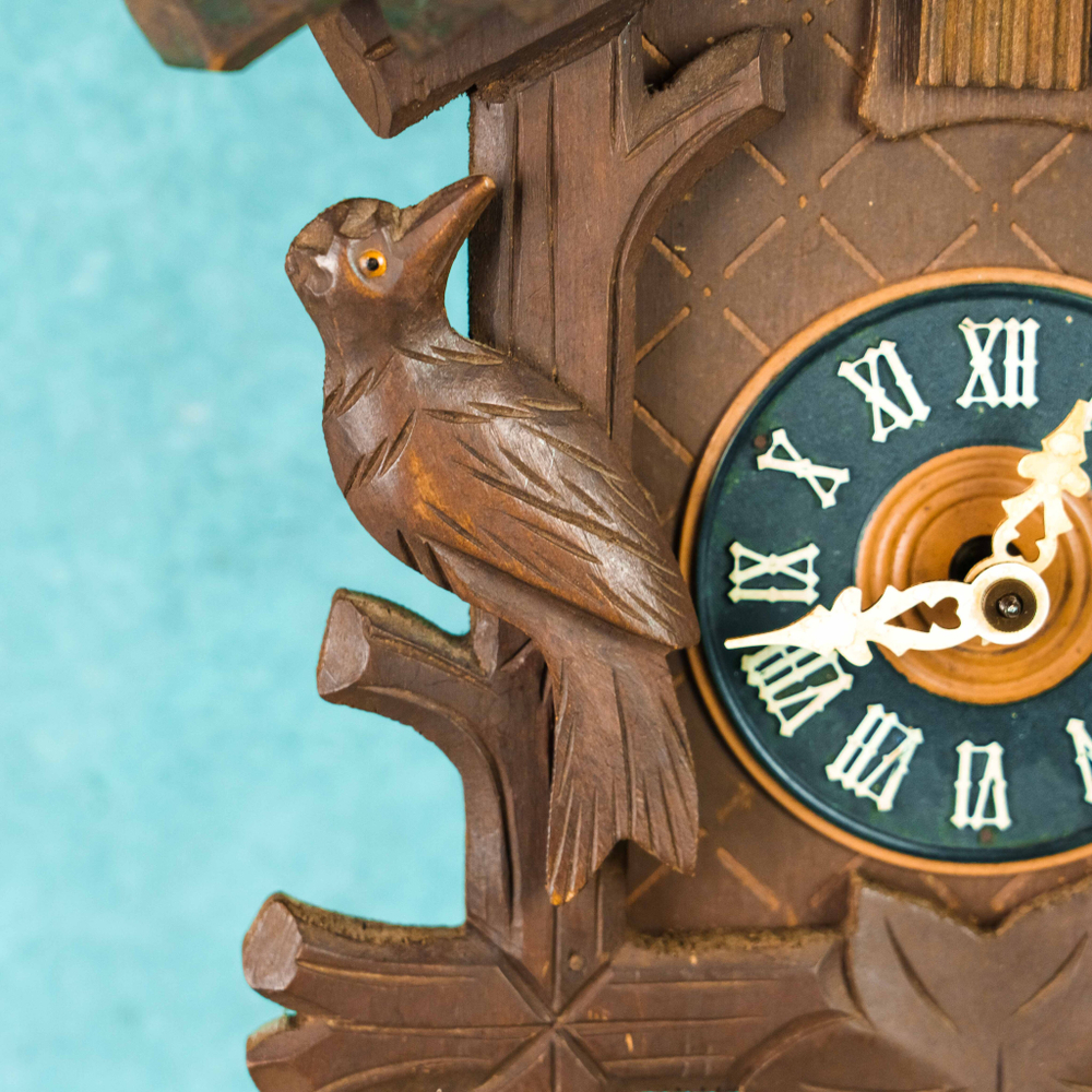 Настенные часы с кукушкой